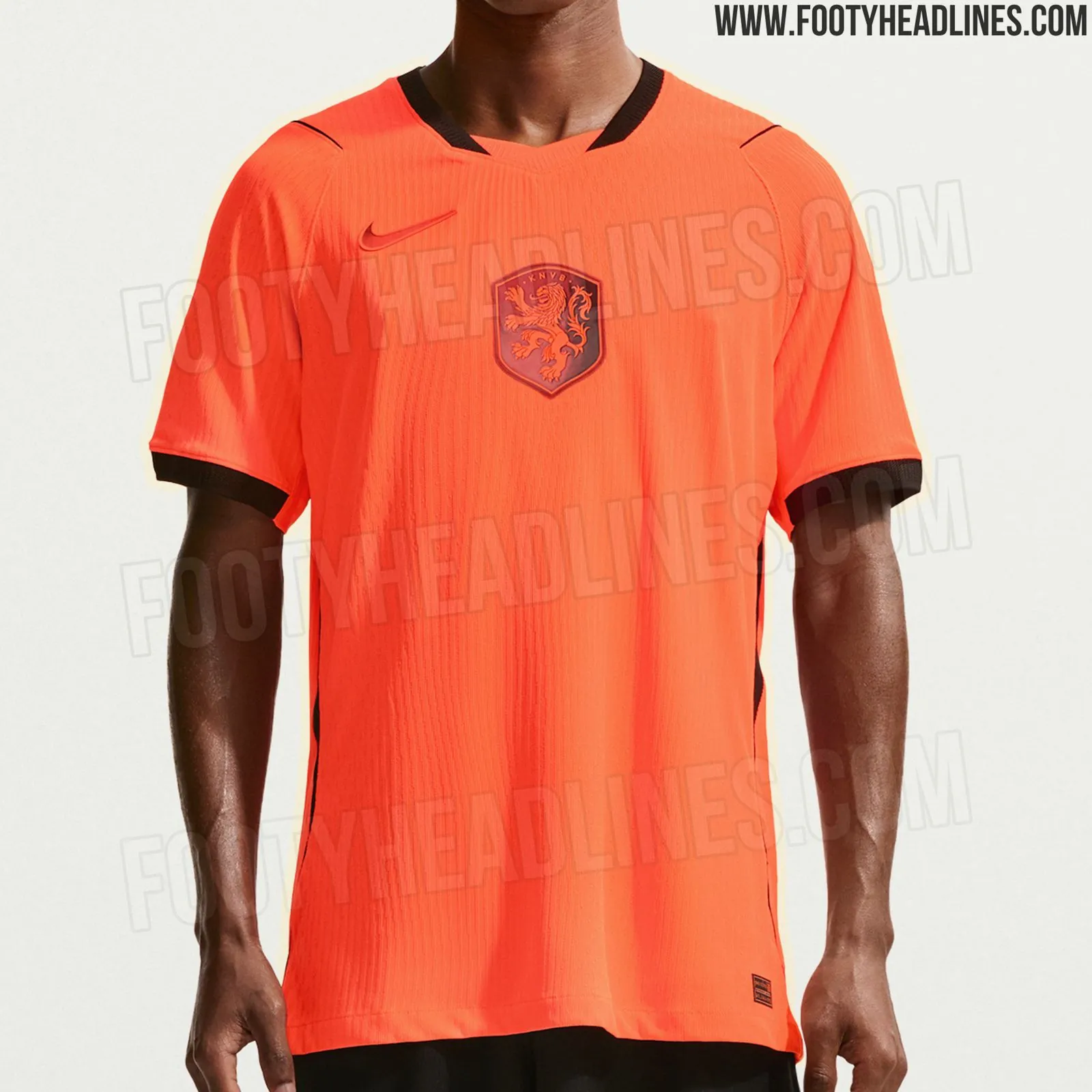 Het uitgelekte Nike thuisshirt van Nederland voor het WK 2026 - fel oranje met zwarte accenten
